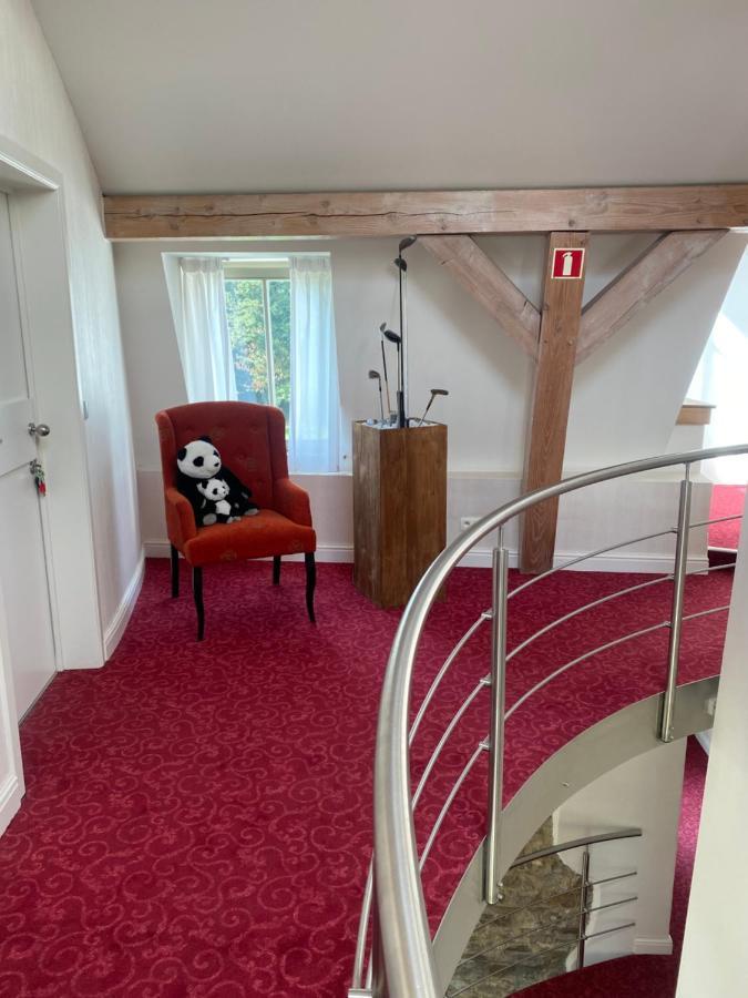 La Chambre Du Chateau De Bernalmont Liege Exterior photo
